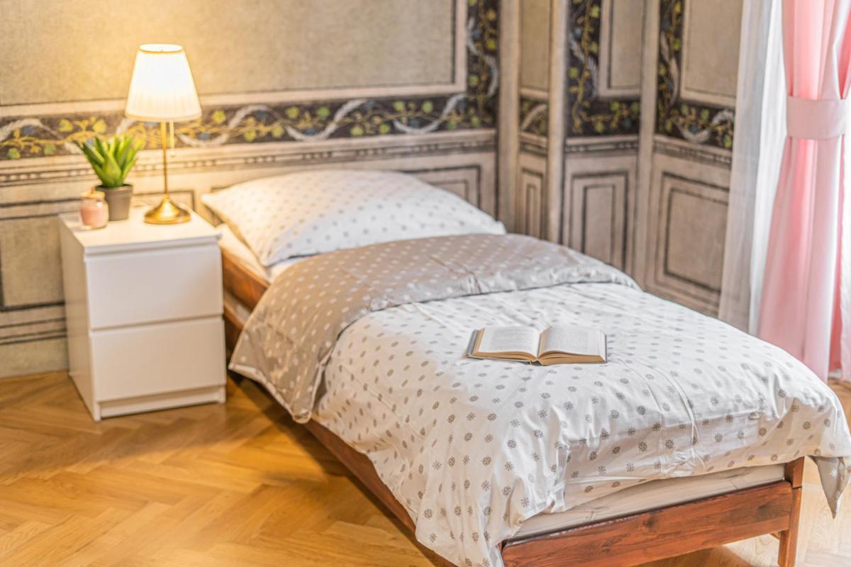 Apartamento Bright & Spacious At Mala Strana, Charles Bridge 3 Min Of Walk *