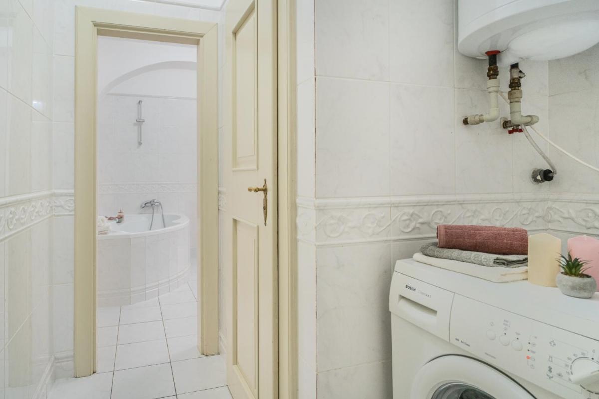 Bright & Spacious At Mala Strana, Charles Bridge 3 Min Of Walk Apartamento *