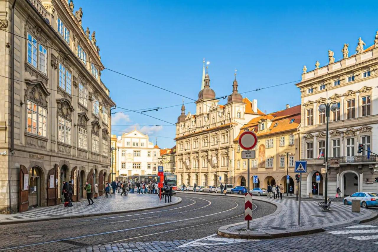 Apartamento Bright & Spacious At Mala Strana, Charles Bridge 3 Min Of Walk *